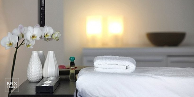 Комнатный контроллер Roll-ZAS — интеллектуальное управление в каждом номере